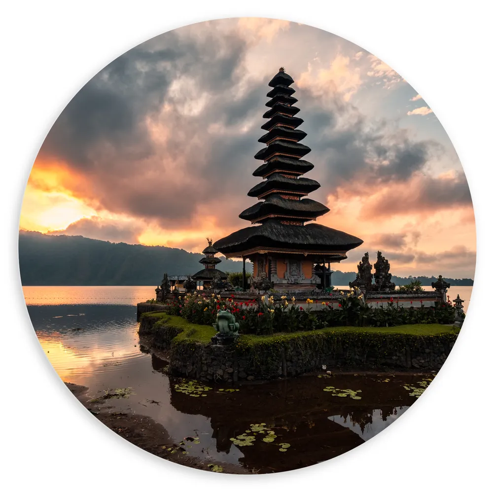 Dibond Muurcirkel - Zonsopkomst bij Pura Ulun Danu Bratan Tempel, Indonesië