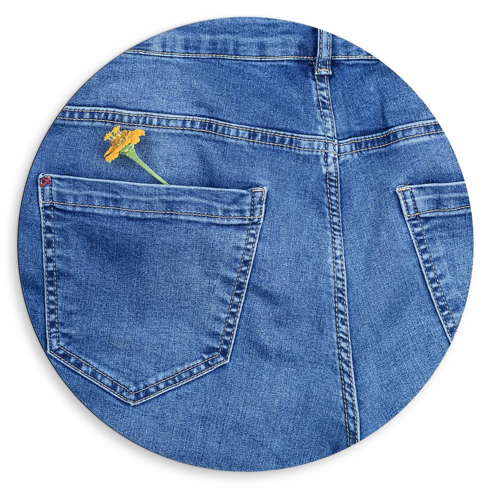 Dibond Muurcirkel - Gele Wilde Bloem in Broekzak van Jeans