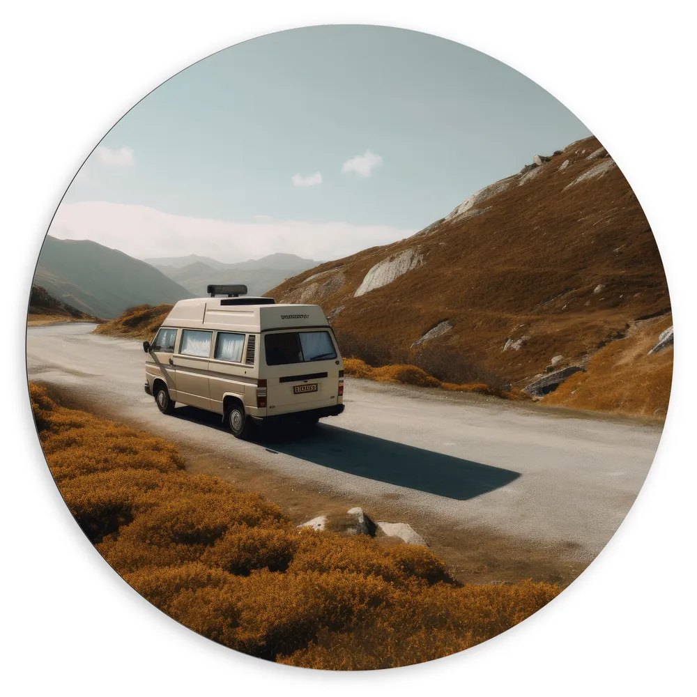Dibond Muurcirkel - Camper in Berglandschap