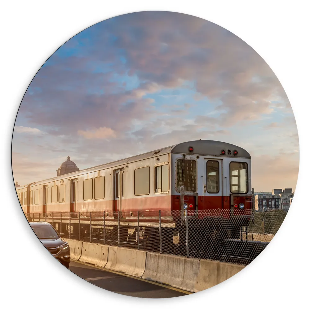 Dibond Muurcirkel - Rood - Witte Trein in Stad
