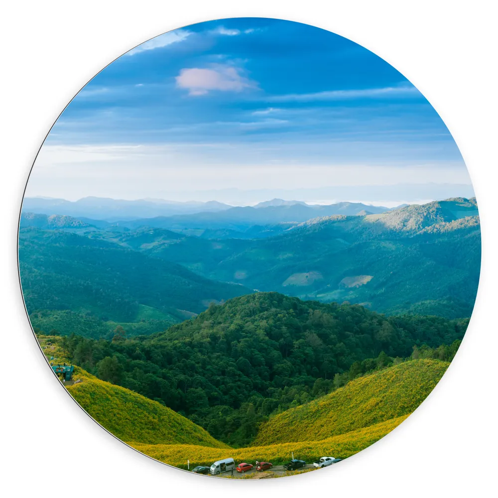 Dibond Muurcirkel - Bergen - Landschap - Wolken - Groen