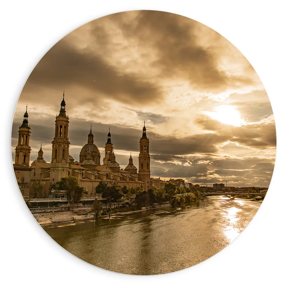 Dibond Muurcirkel - Spaans Landschap met Kerk en Rivier