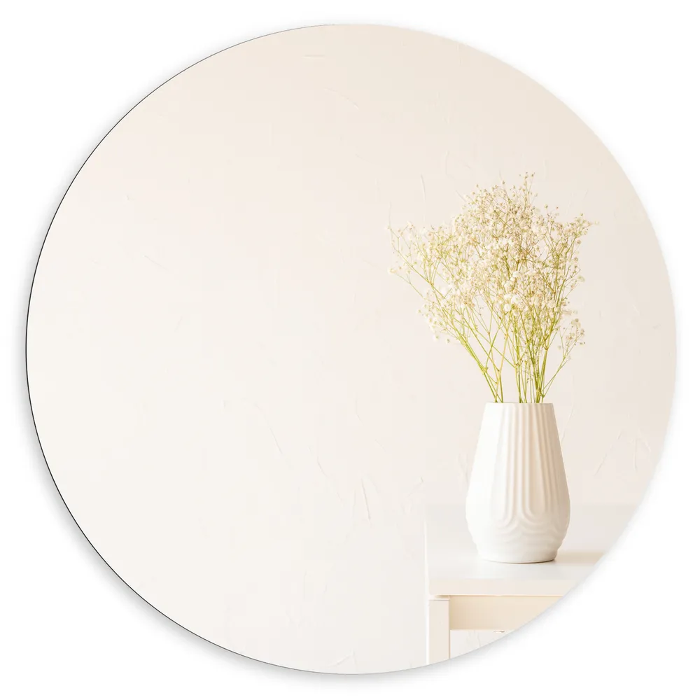 Dibond Muurcirkel - Witte Keramieken Vaas vol Gipskruid Bloemen in Beige Omgeving