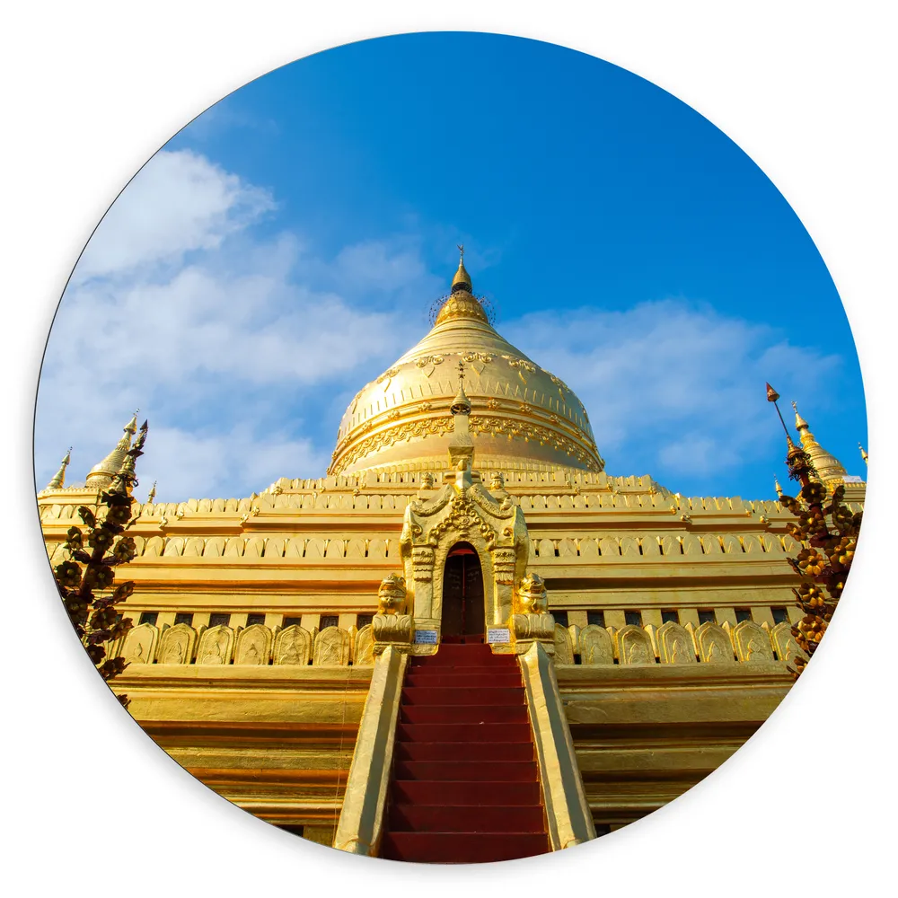 Dibond Muurcirkel - Vooraanzicht van Gouden Shwezigon Pagoda Tempel in Myanmar