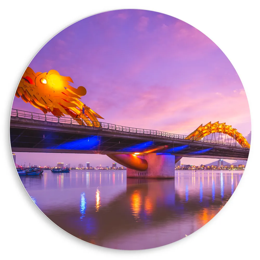 Dibond Muurcirkel - Paarse Lucht boven Verlichte Dragon brug in Da Nang, Vietnam
