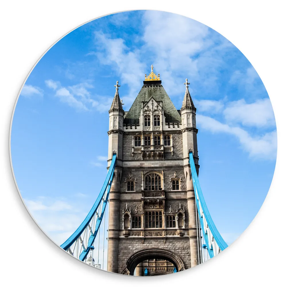 Dibond Muurcirkel - Op de Tower Bridge in Londen onder Sluierbewolking
