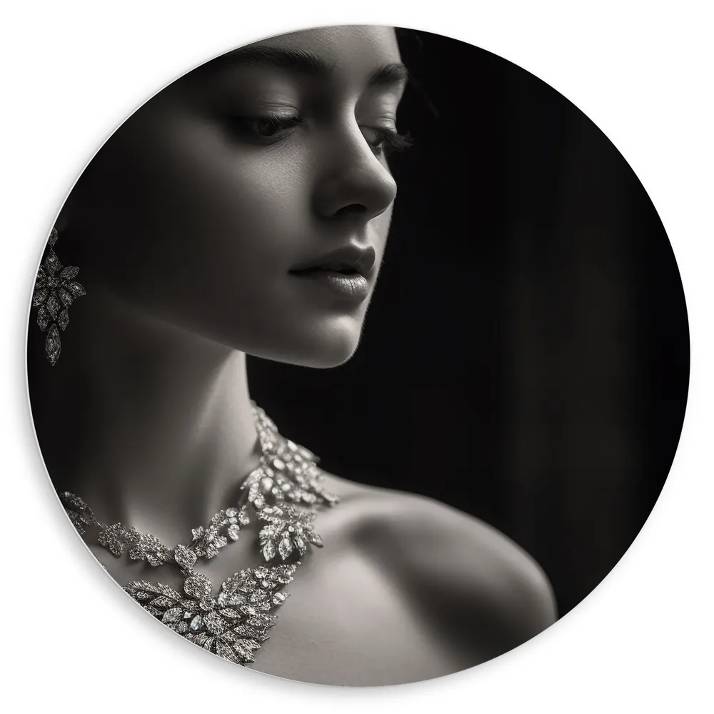 Dibond Muurcirkel - Vrouw - Sierraden - Oorbellen - Ketting - Zwart - Wit
