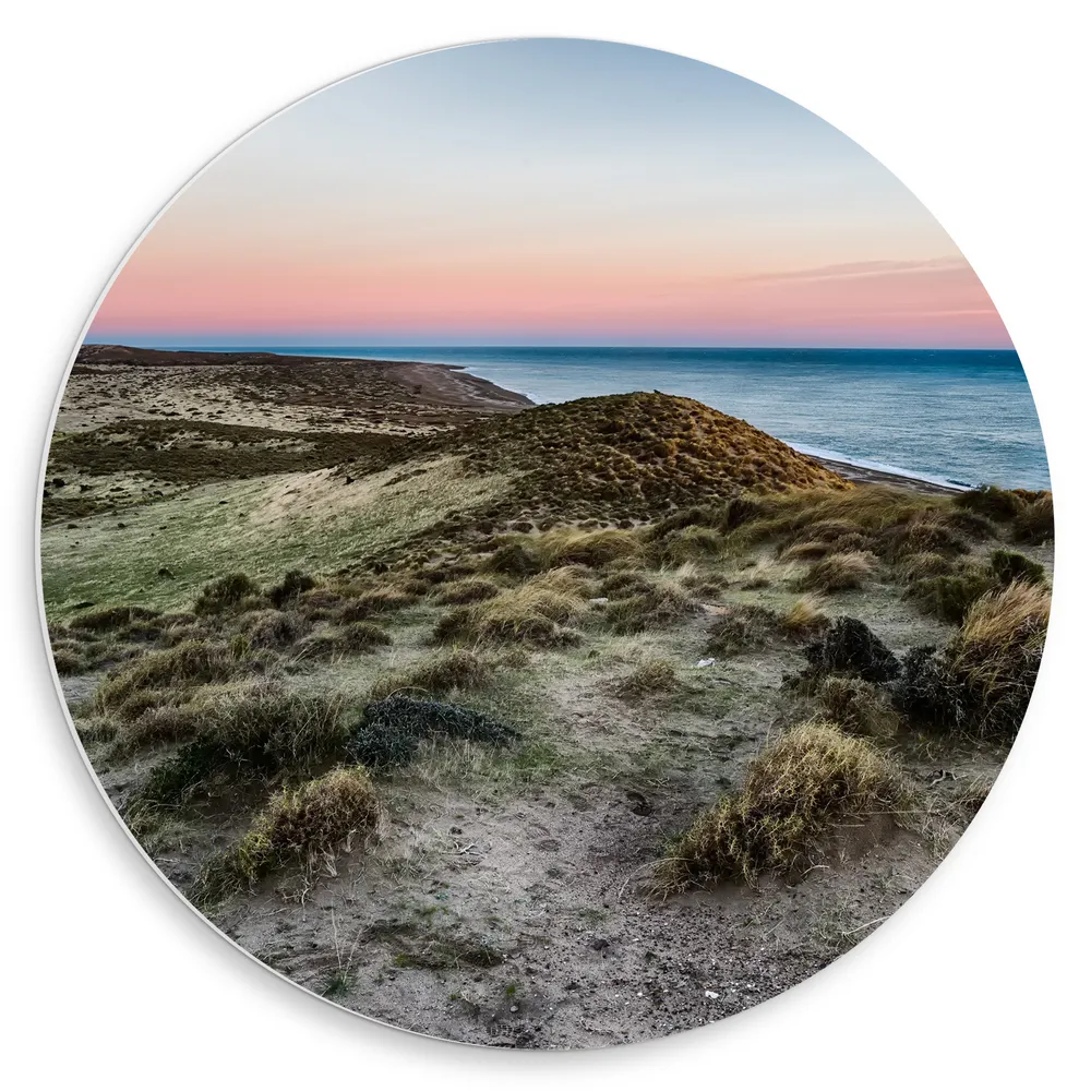 Dibond Muurcirkel - Rozekleurige Zonsopkomst bij de Zee en Duinen