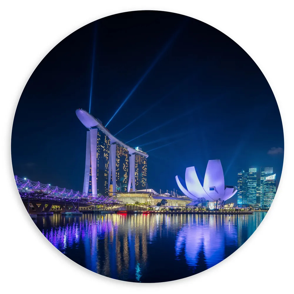Dibond Muurcirkel - Gebouwen in de Avond in Singapore