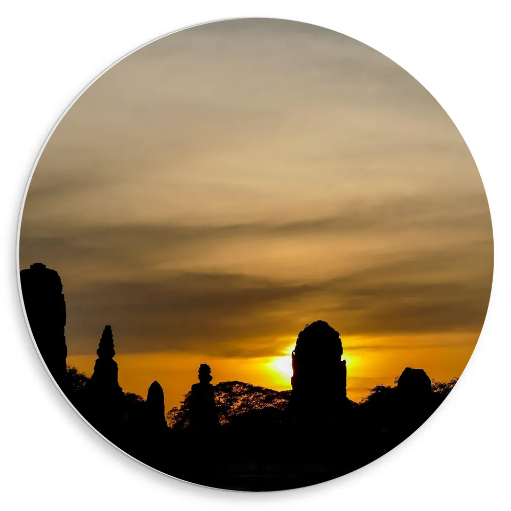 Dibond Muurcirkel - Silhouet van Boeddhistiche Tempels tijdens Zonsondergang