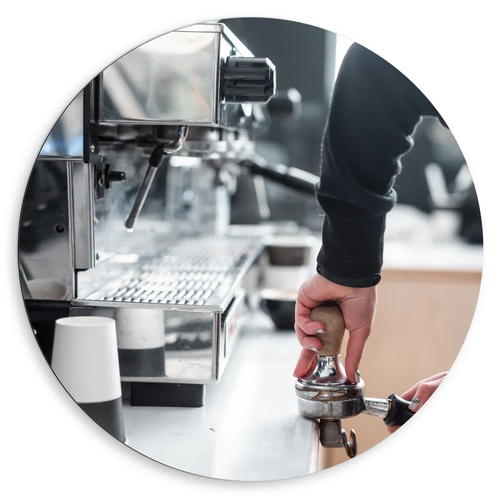 Dibond Muurcirkel - Koffiezetapparaat - Koffie - Drinken - Bekers