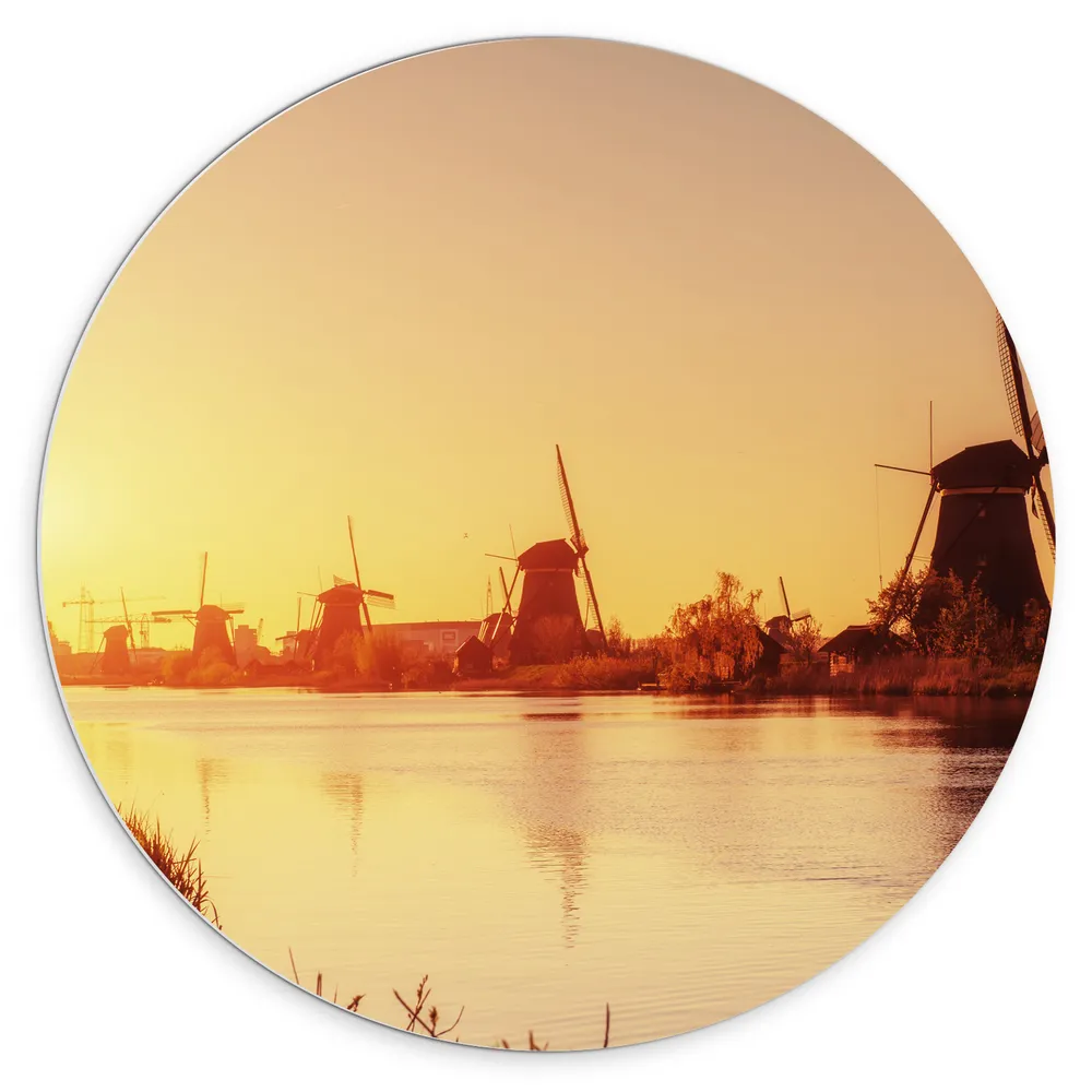 Dibond Muurcirkel - Rijen Windmolens aan de Rivier bij Zonsondergang